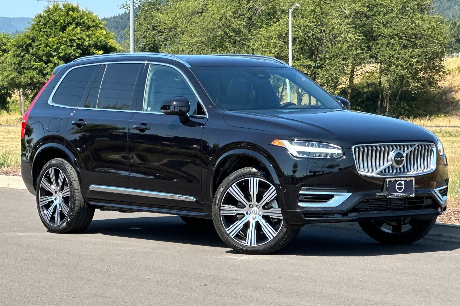 Used 2024 Volvo XC90 T8 Ultimate w/ Lounge Package