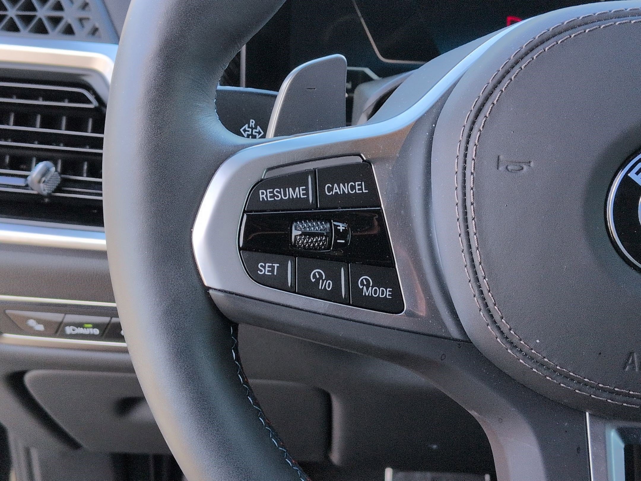 Used 2025 BMW X7 M60i AWD/4WD image 55