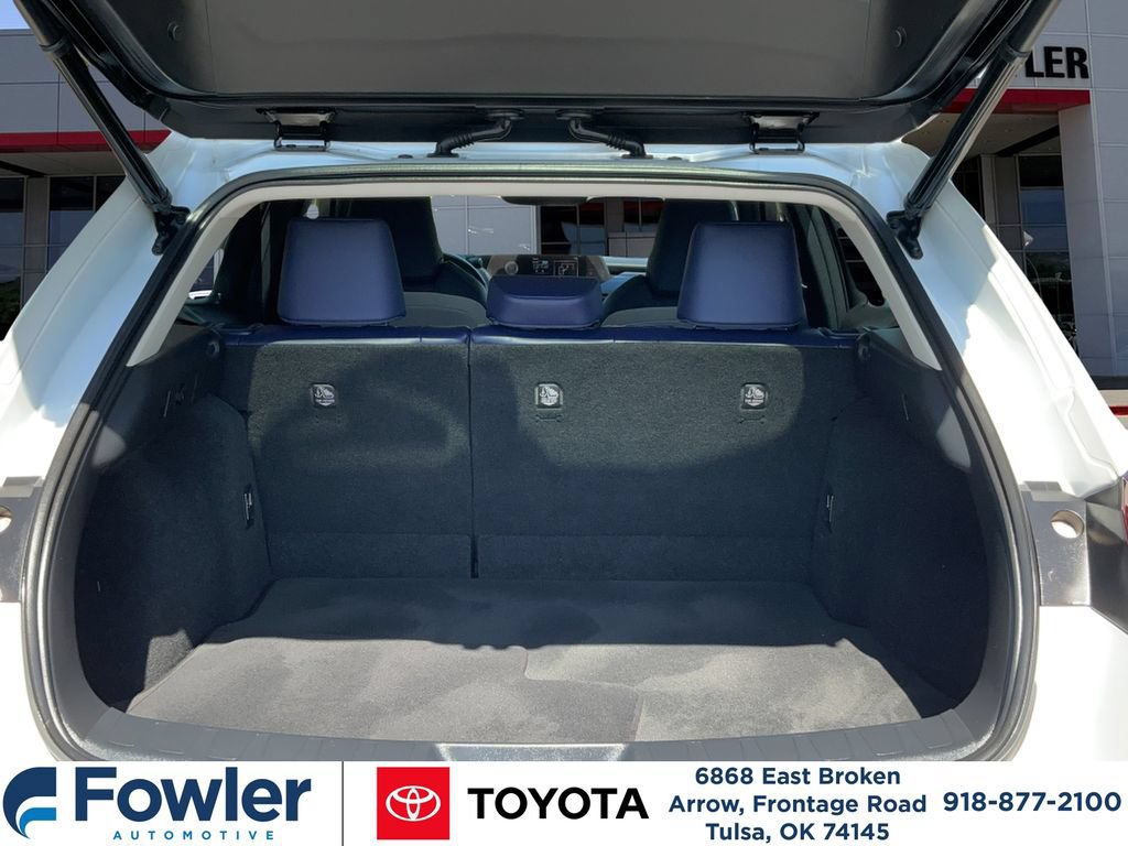 Used 2022 Lexus UX 200 w/ Premium Package FWD image 25