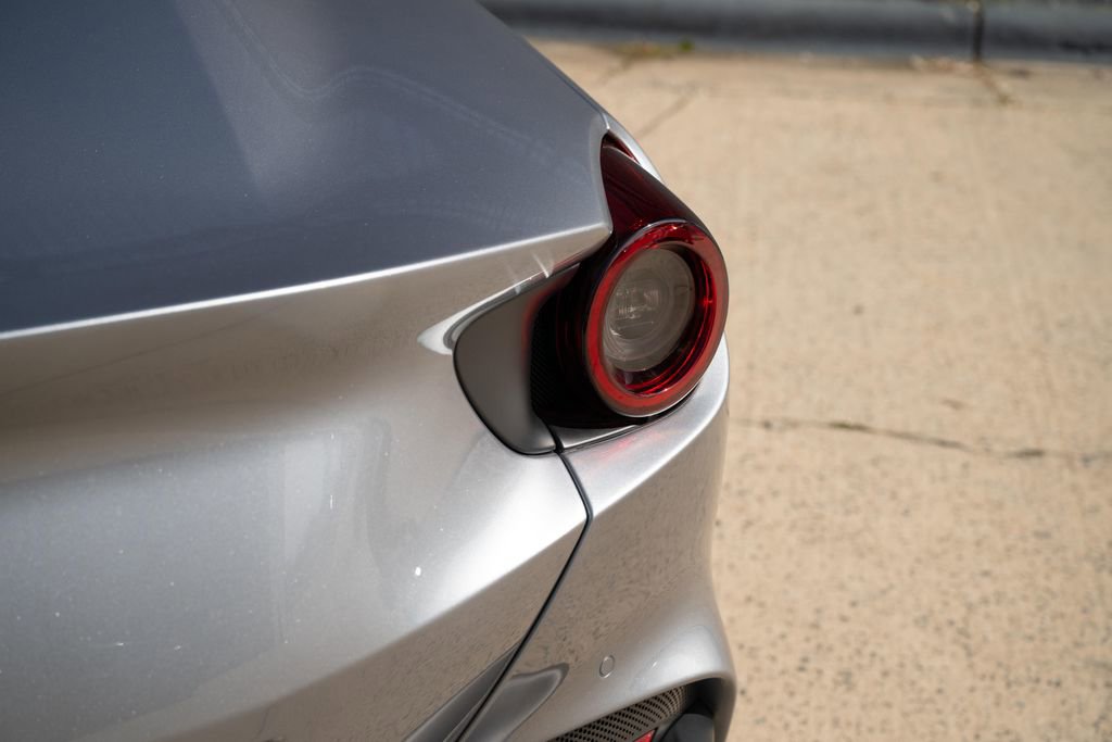 Certified 2022 Ferrari Portofino M image 28