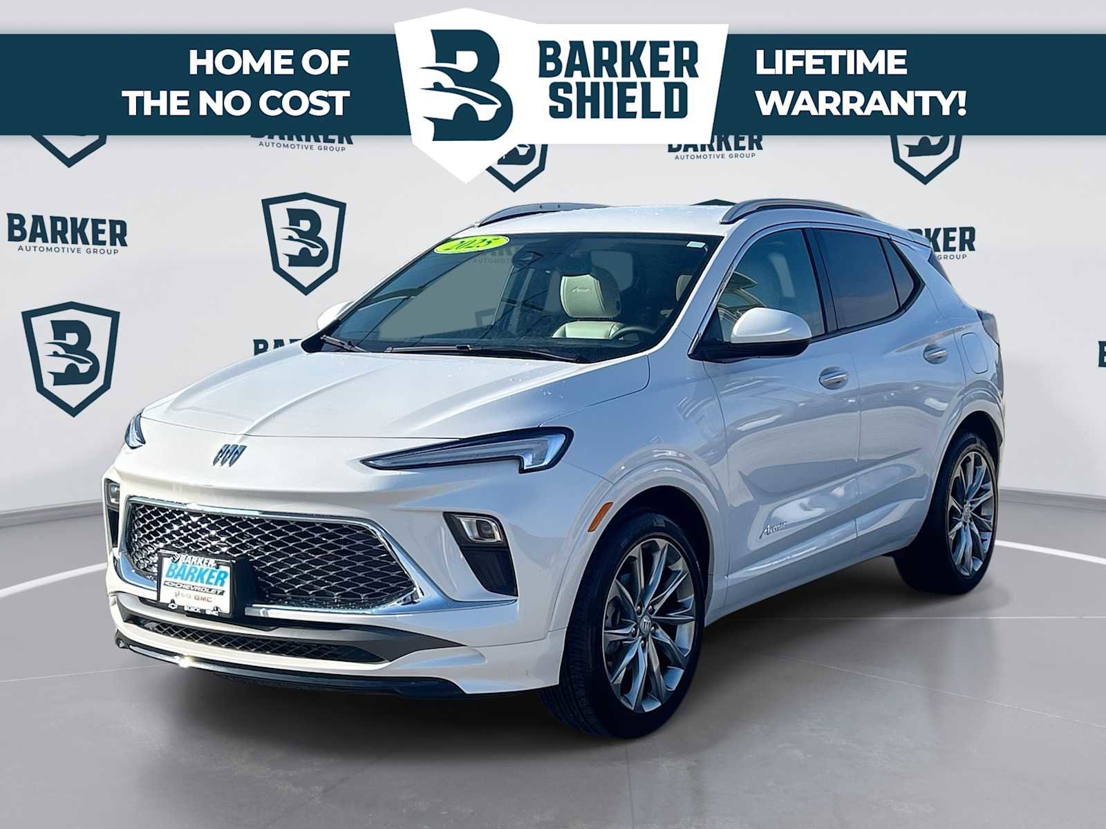 Used 2025 Buick Encore GX Avenir w/ Avenir Convenience Package FWD image 1