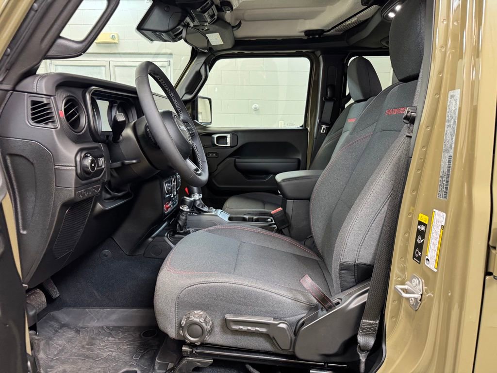 Used 2025 Jeep Wrangler Unlimited Rubicon w/ Convenience Group image 11