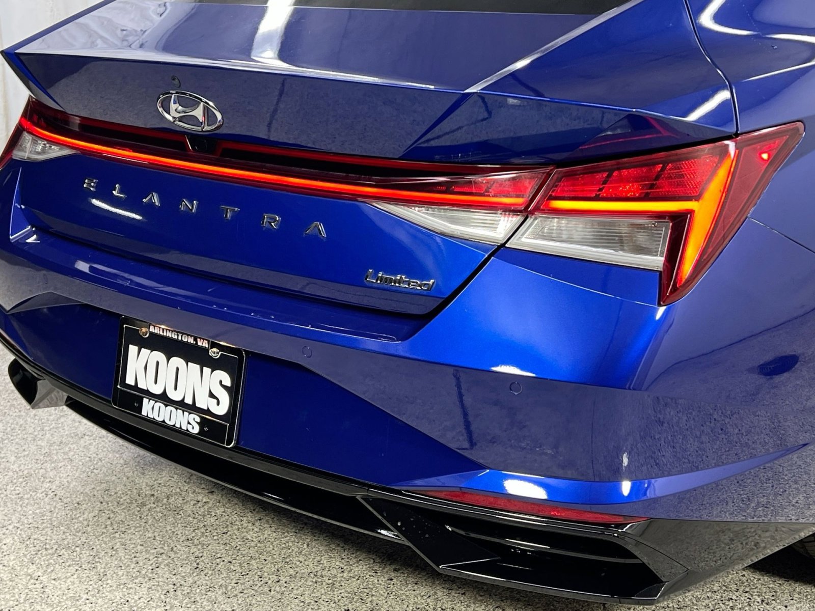 Used 2022 Hyundai Elantra Limited image 31