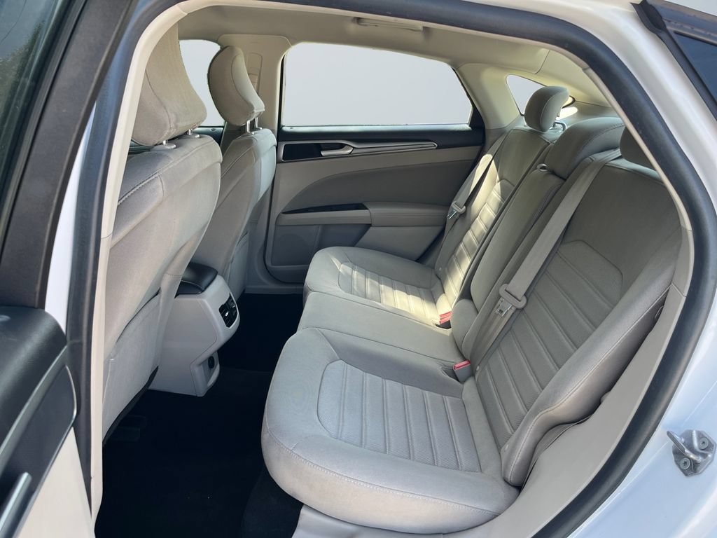 Used 2019 Ford Fusion SE FWD image 13