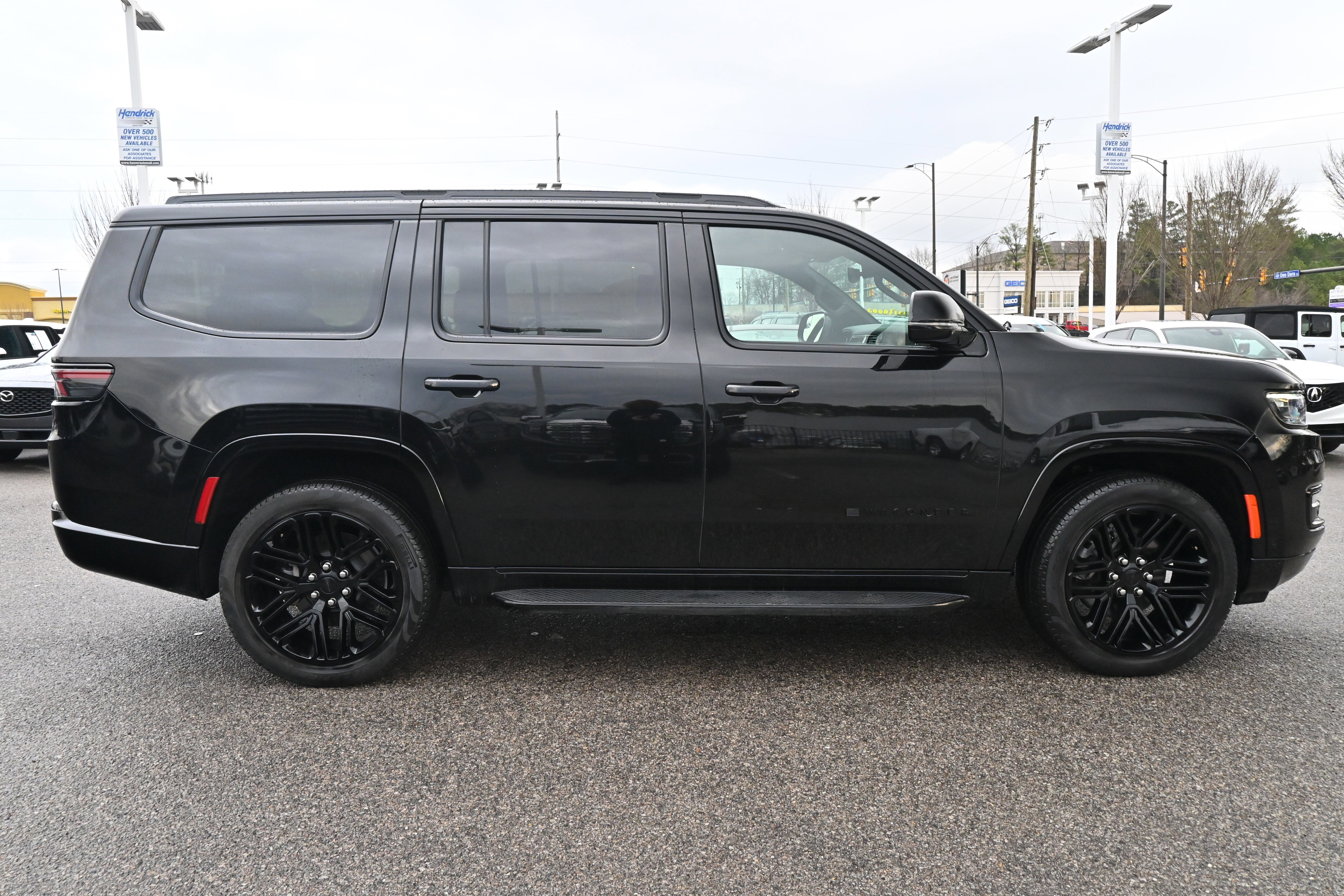 Used 2024 Jeep Wagoneer Series II image 18