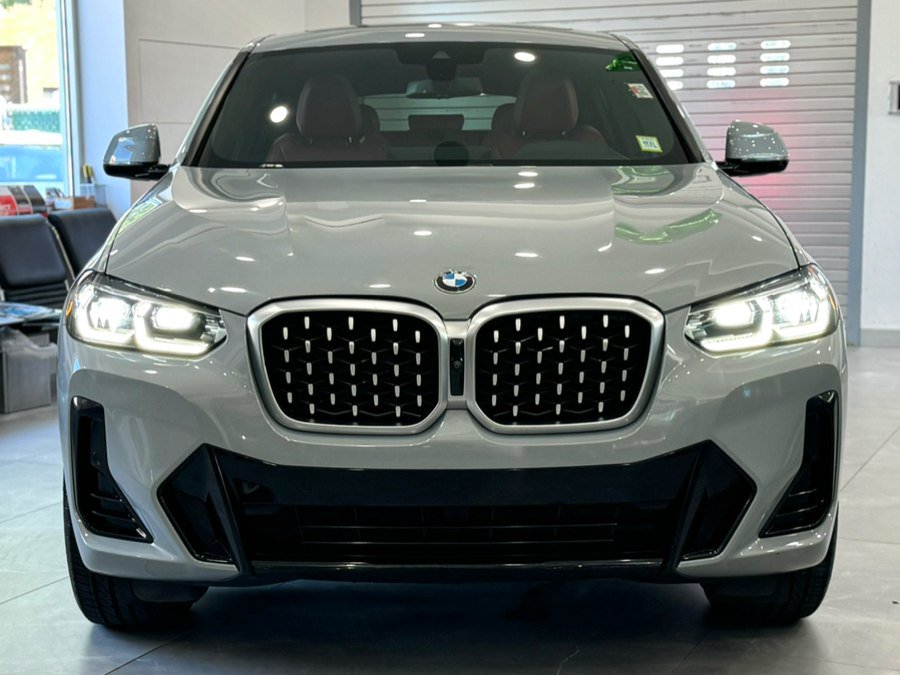 Used 2023 BMW X4 xDrive30i w/ M Sport Package AWD/4WD image 3