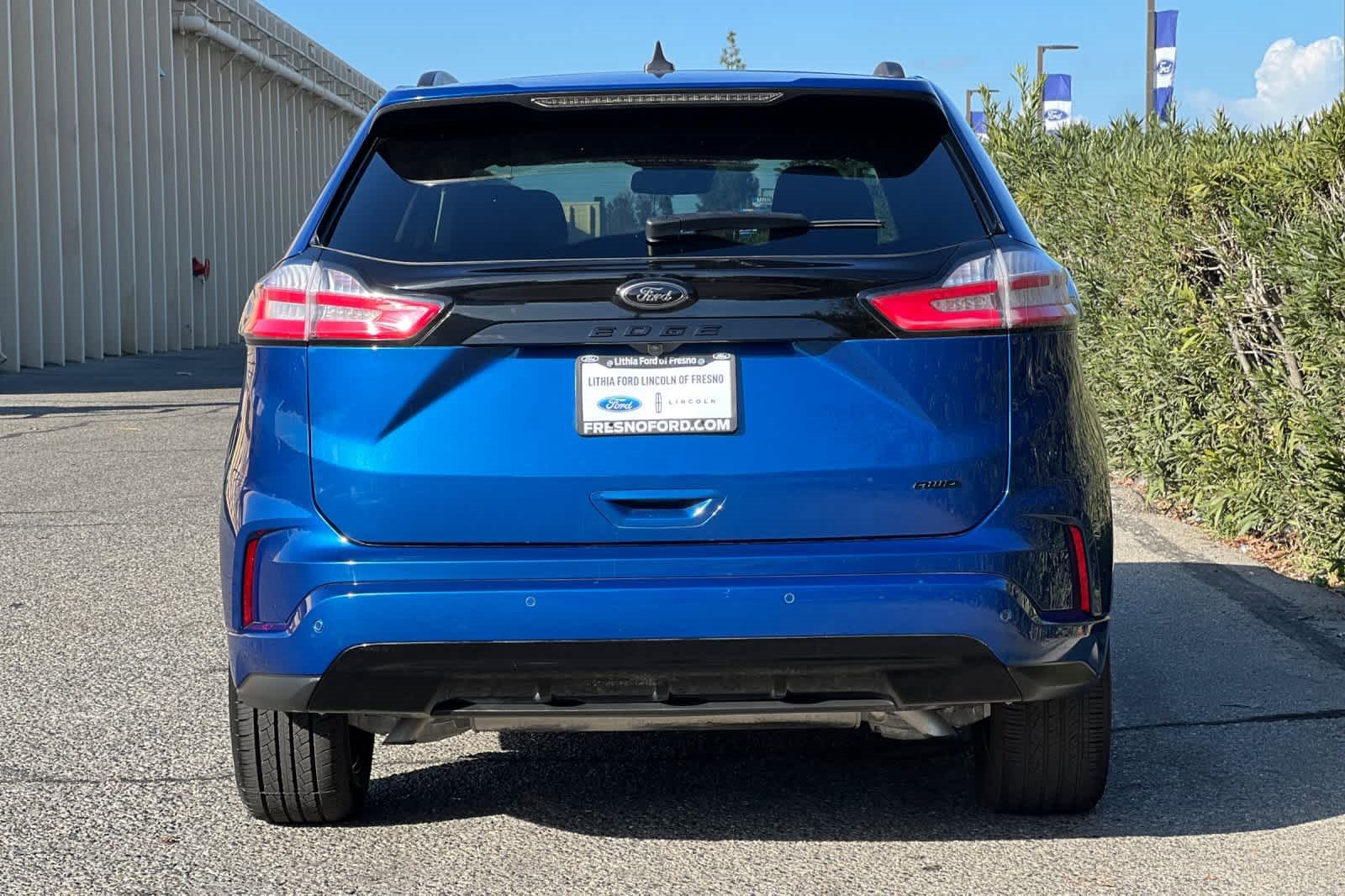 Certified 2024 Ford Edge SE w/ Black Appearance Package image 8
