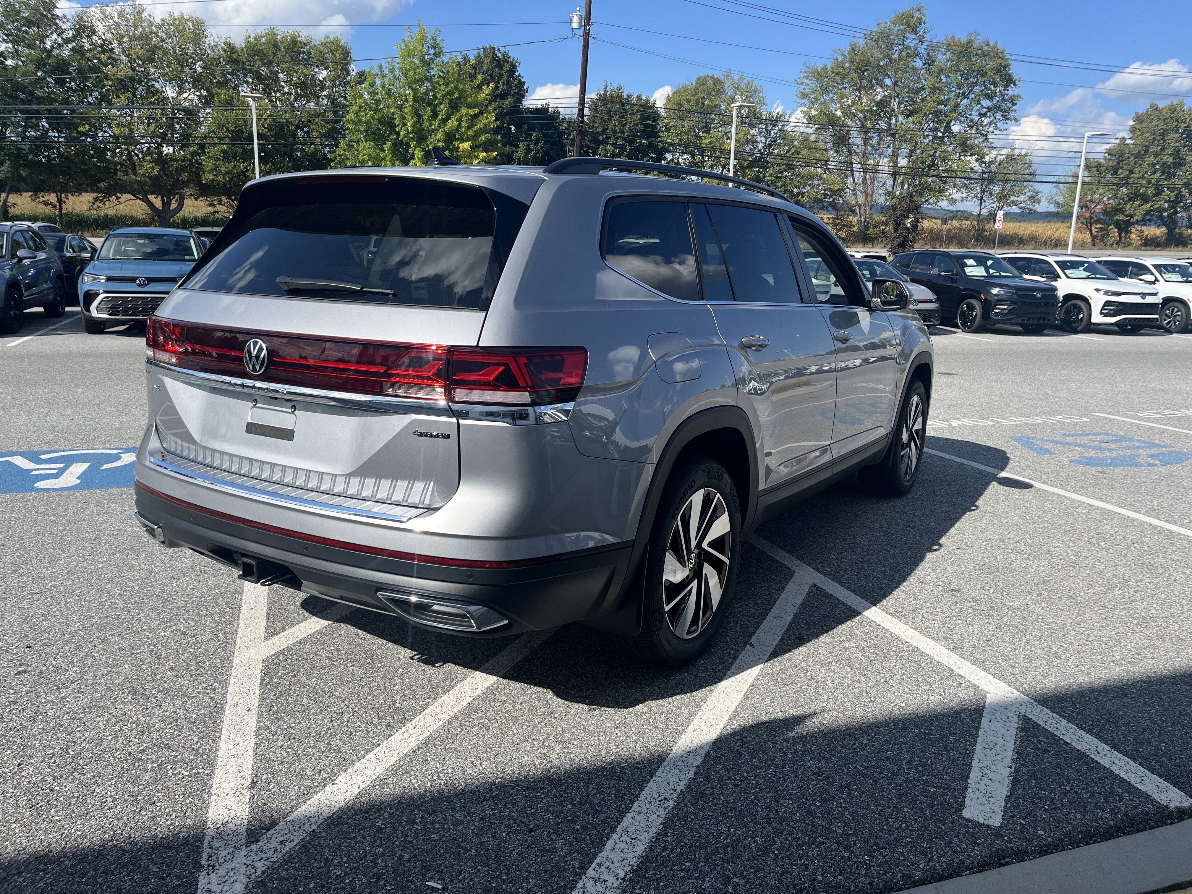 New 2026 Volkswagen Atlas SE image 5