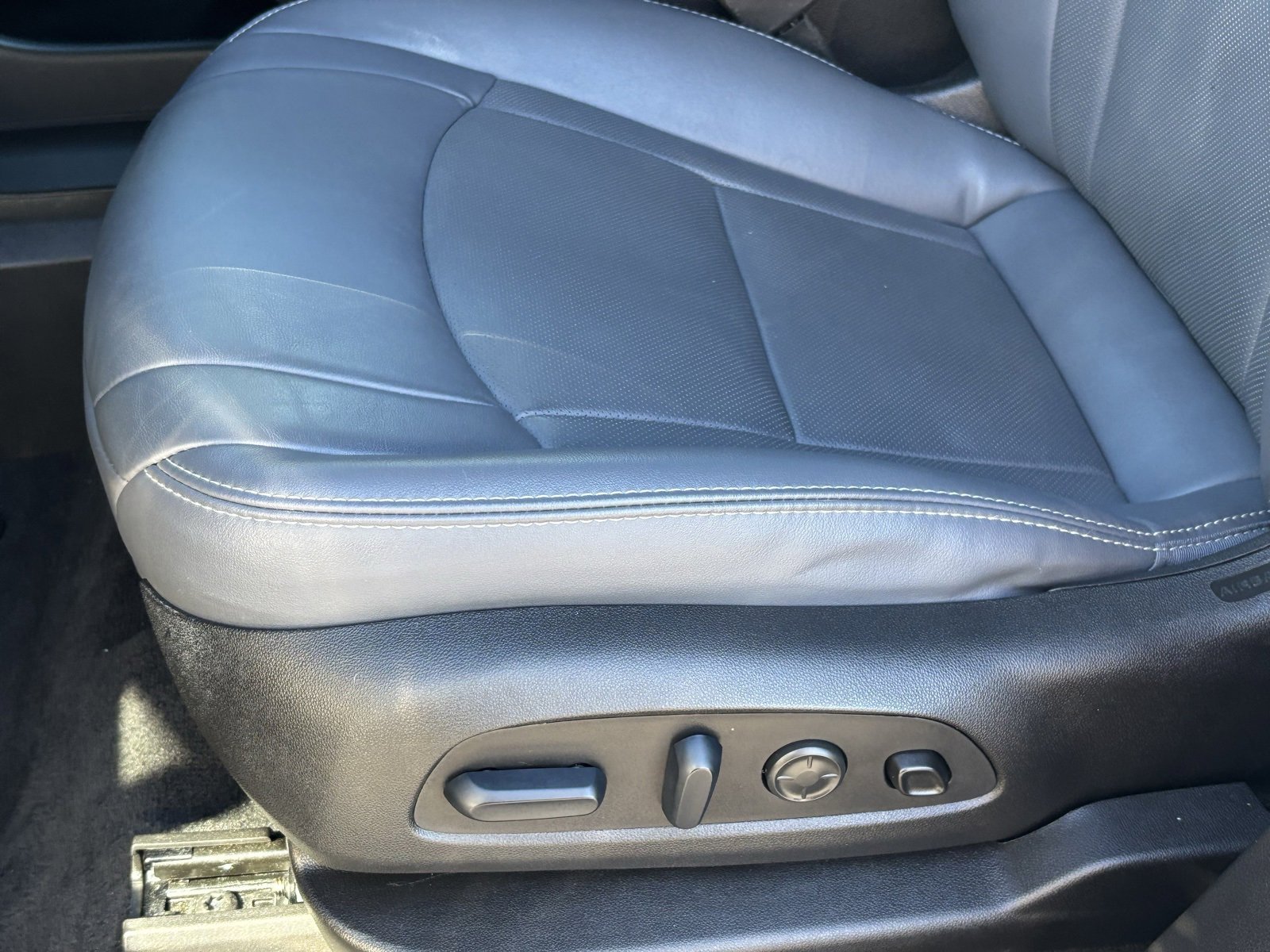 Used 2024 Buick Enclave Premium image 18