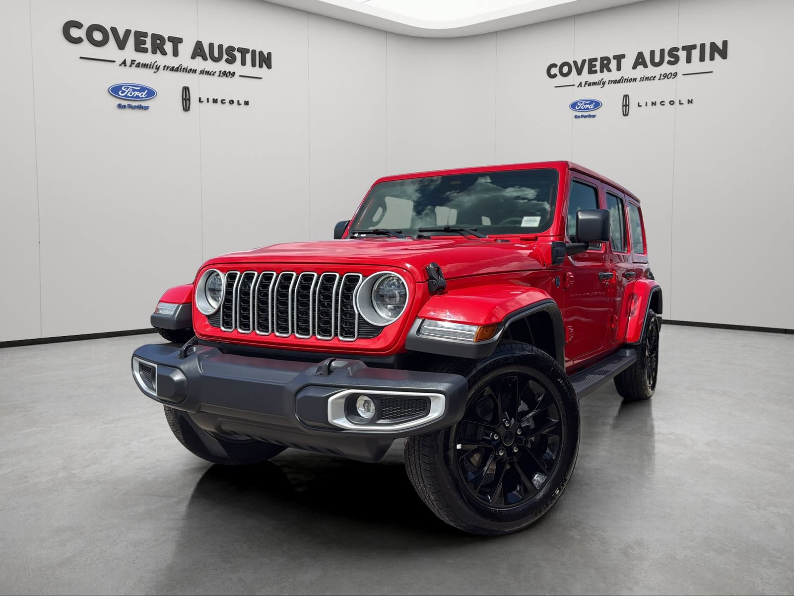 Used 2025 Jeep Wrangler Unlimited Sahara AWD/4WD image 1