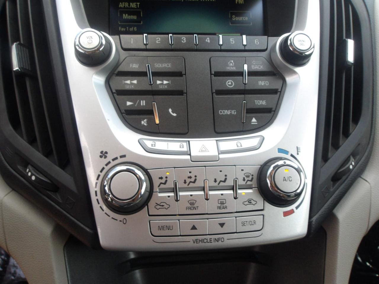 Used 2015 Chevrolet Equinox LT FWD image 24