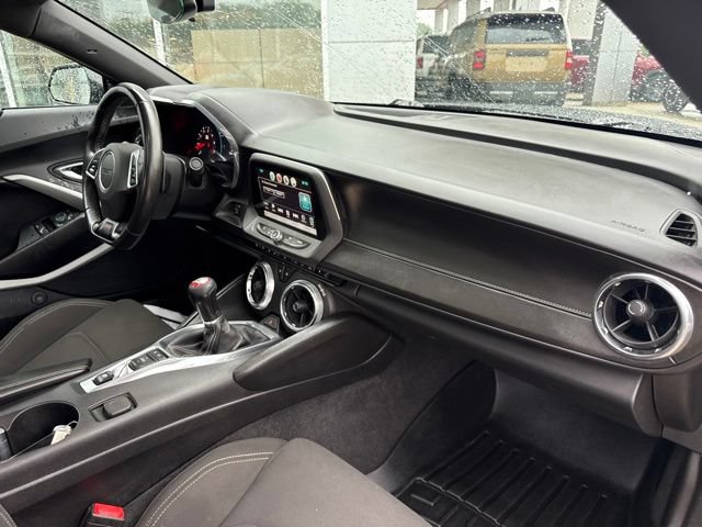 Used 2018 Chevrolet Camaro SS w/ LPO RS/SS Interior Package RWD image 27