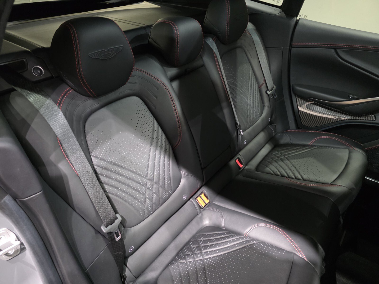 Used 2023 Aston Martin DBX image 20