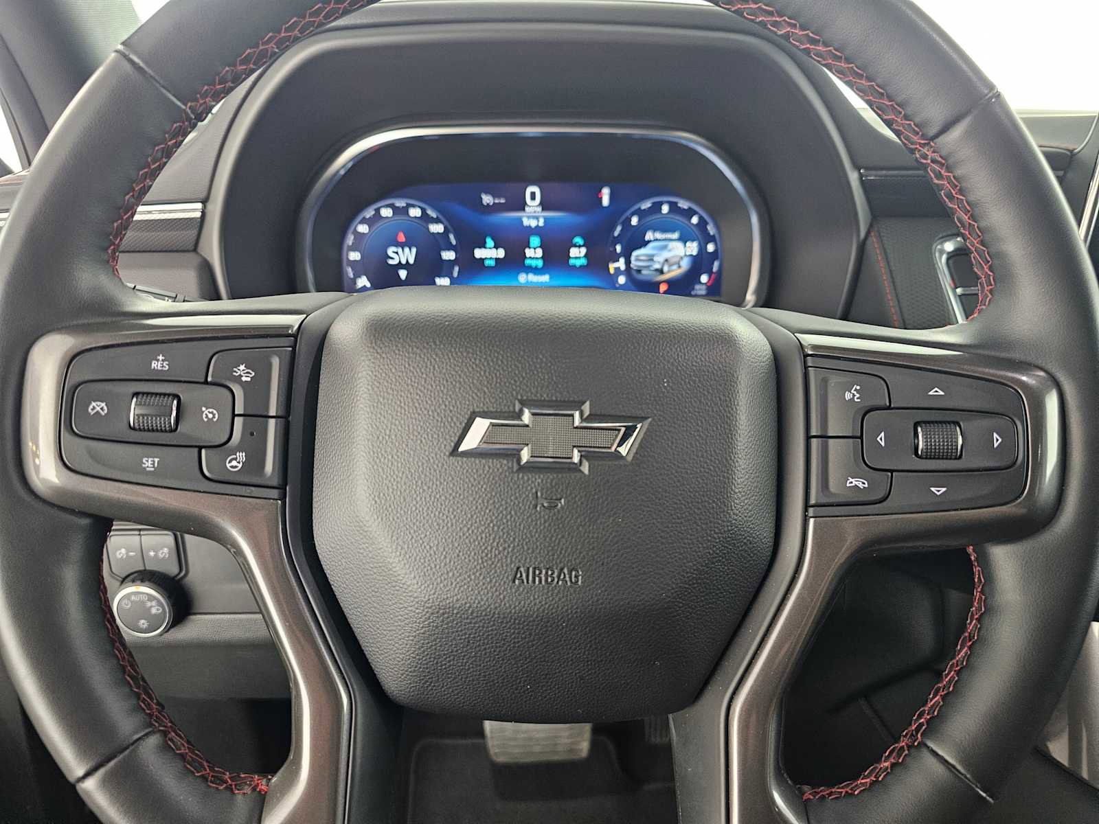 Used 2024 Chevrolet Suburban RST w/ Luxury Package image 24