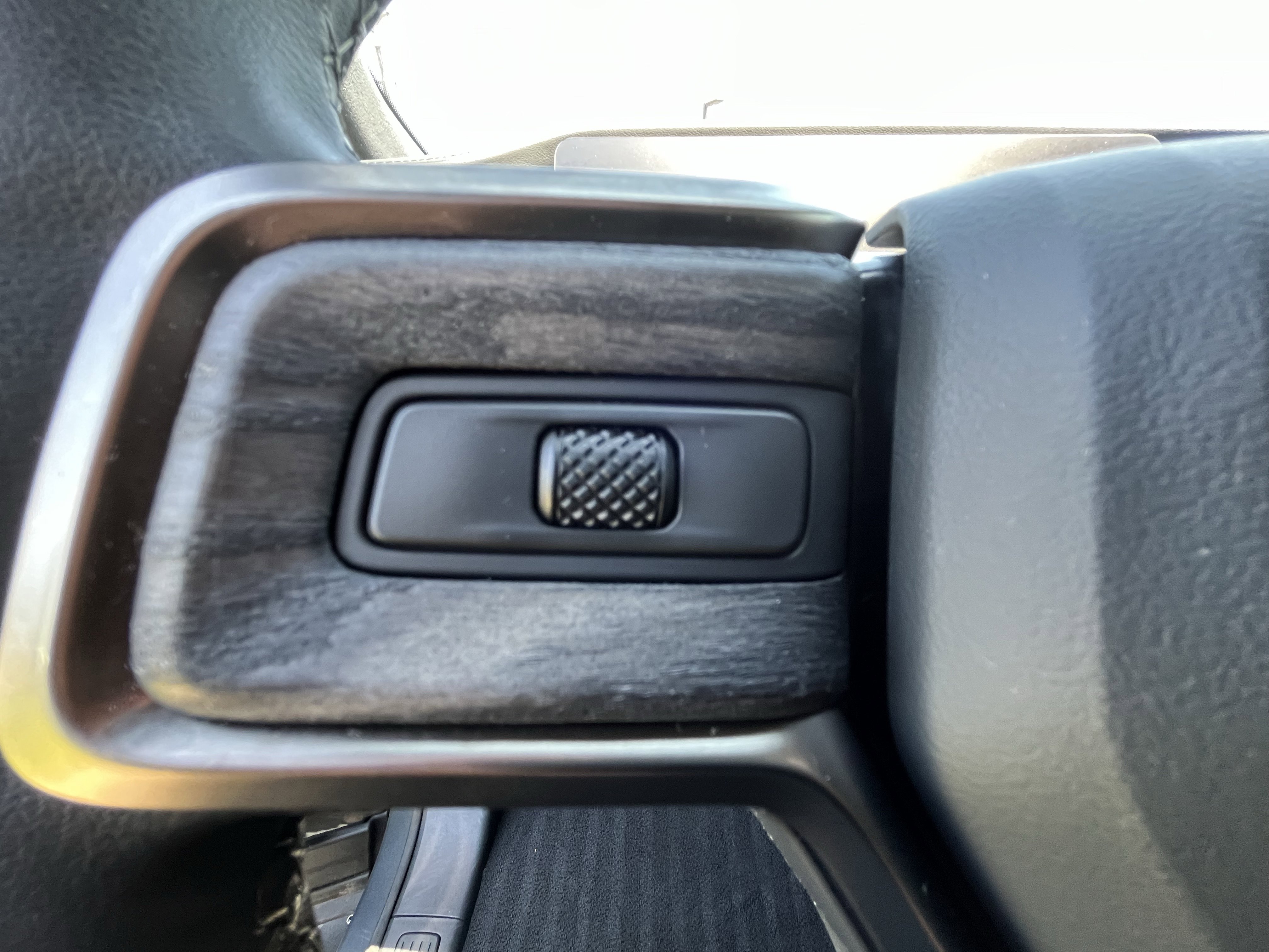Used 2024 Rivian R1S Adventure AWD/4WD image 5