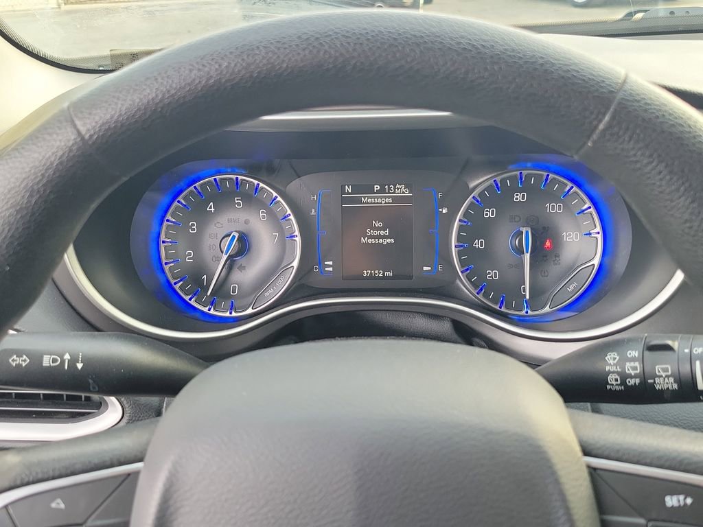 Used 2020 Chrysler Pacifica Touring w/ Tire & Wheel Group image 26