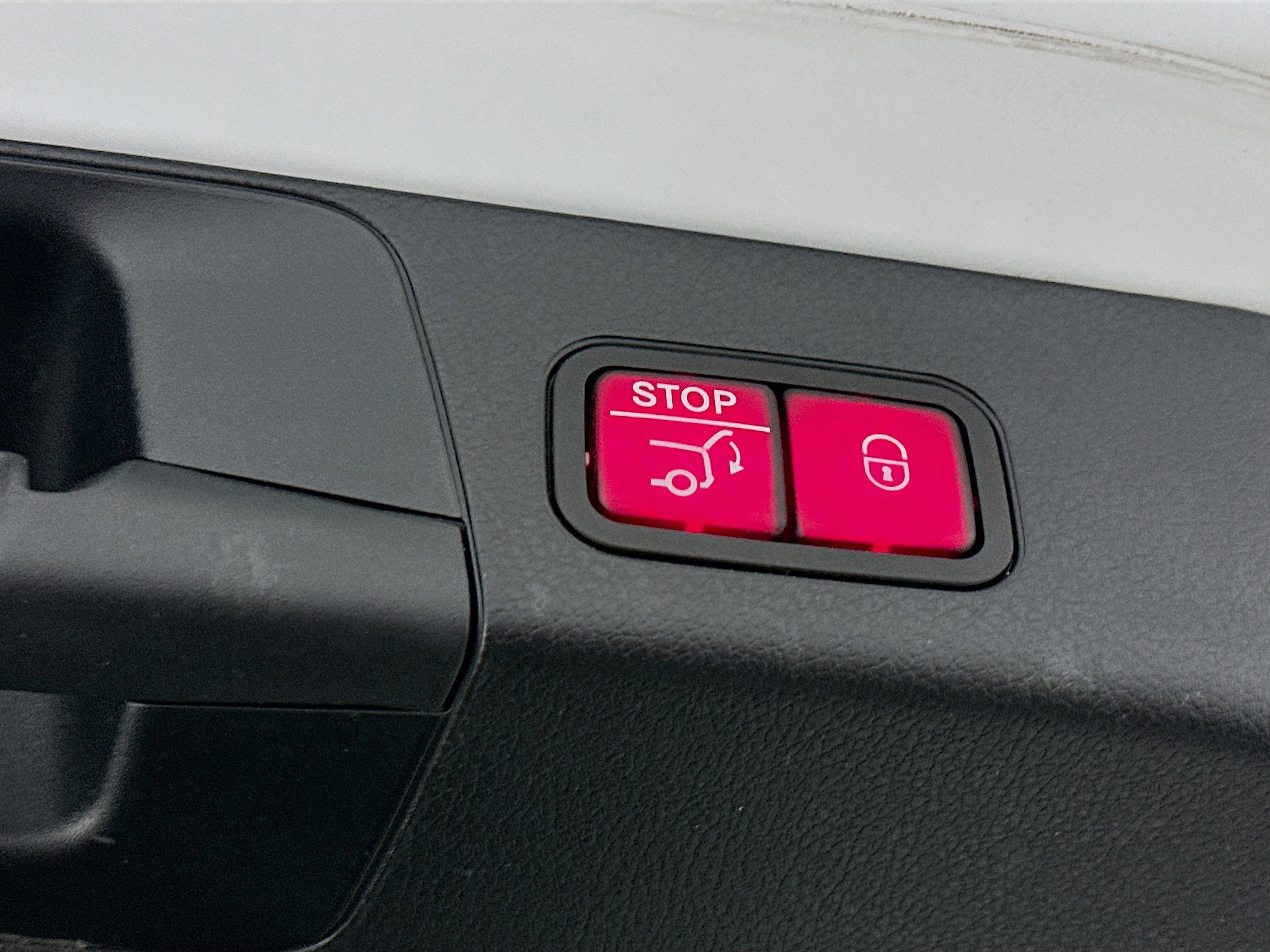 Used 2021 Mercedes-Benz GLB 250 GLB 250 image 30