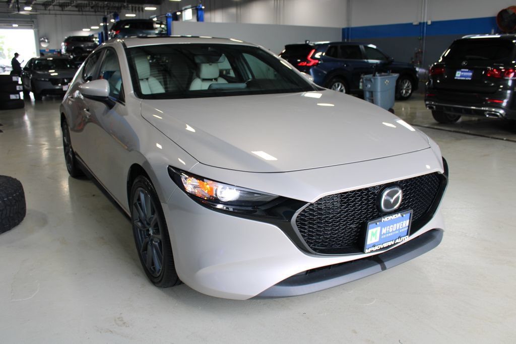 Used 2023 MAZDA MAZDA3 s FWD image 3