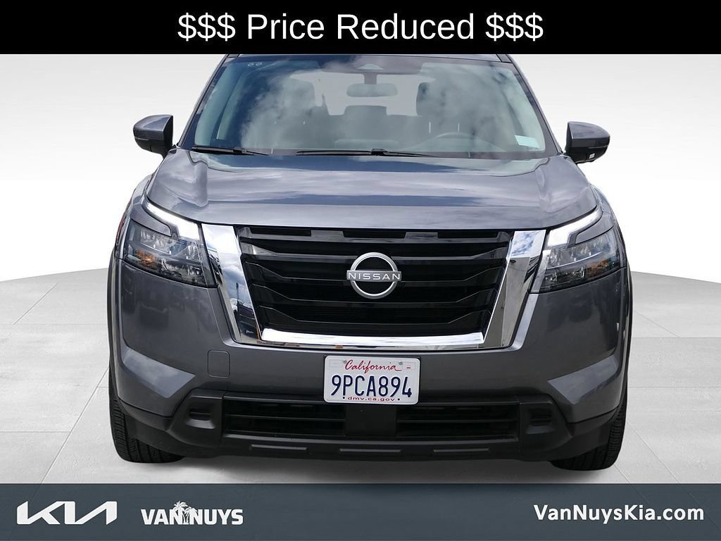 Used 2025 Nissan Pathfinder SV FWD image 27