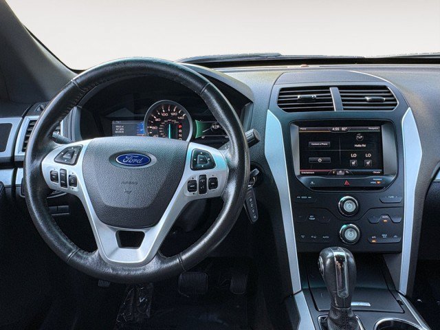 Used 2015 Ford Explorer XLT w/ Equipment Group 202A FWD image 12