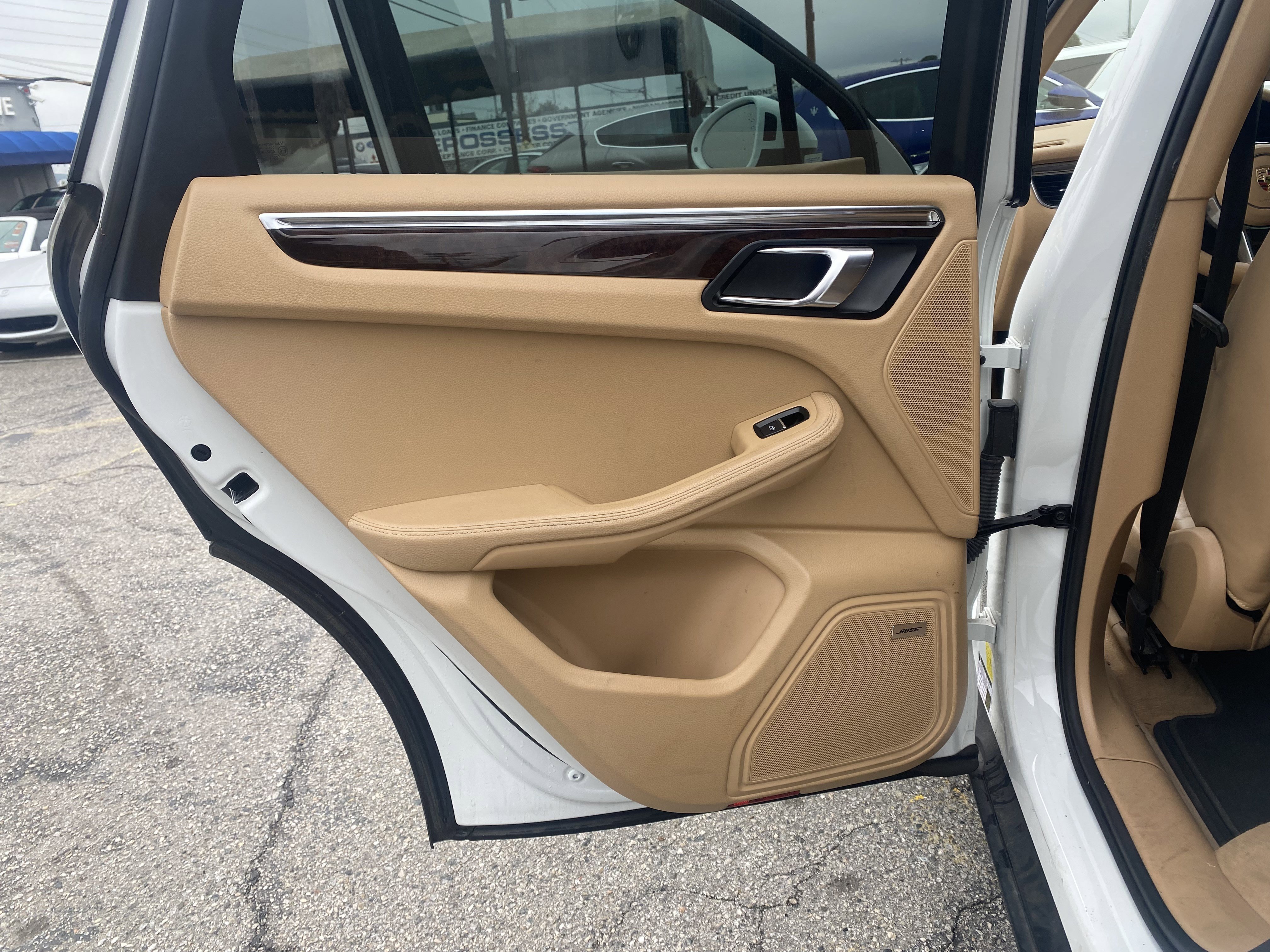 Used 2015 Porsche Macan S w/ Premium Package Plus image 18