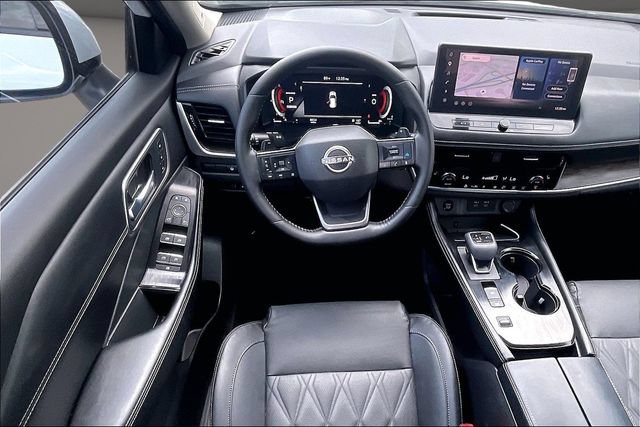 Used 2025 Nissan Rogue Platinum FWD image 5
