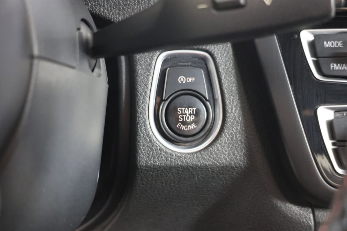 Used 2015 BMW M4 Convertible RWD image 16