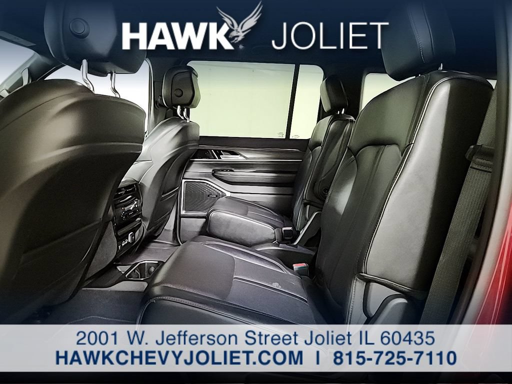 Used 2024 Jeep Wagoneer Series III AWD/4WD image 14