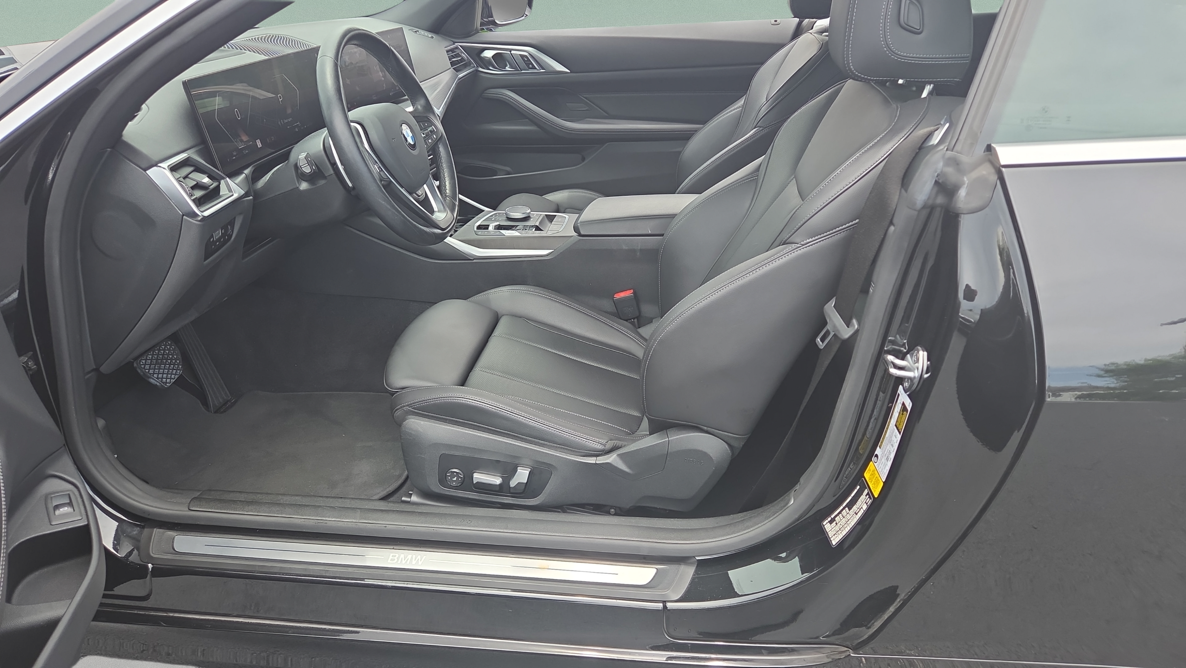 Used 2024 BMW 430i Convertible w/ Premium Package RWD image 9
