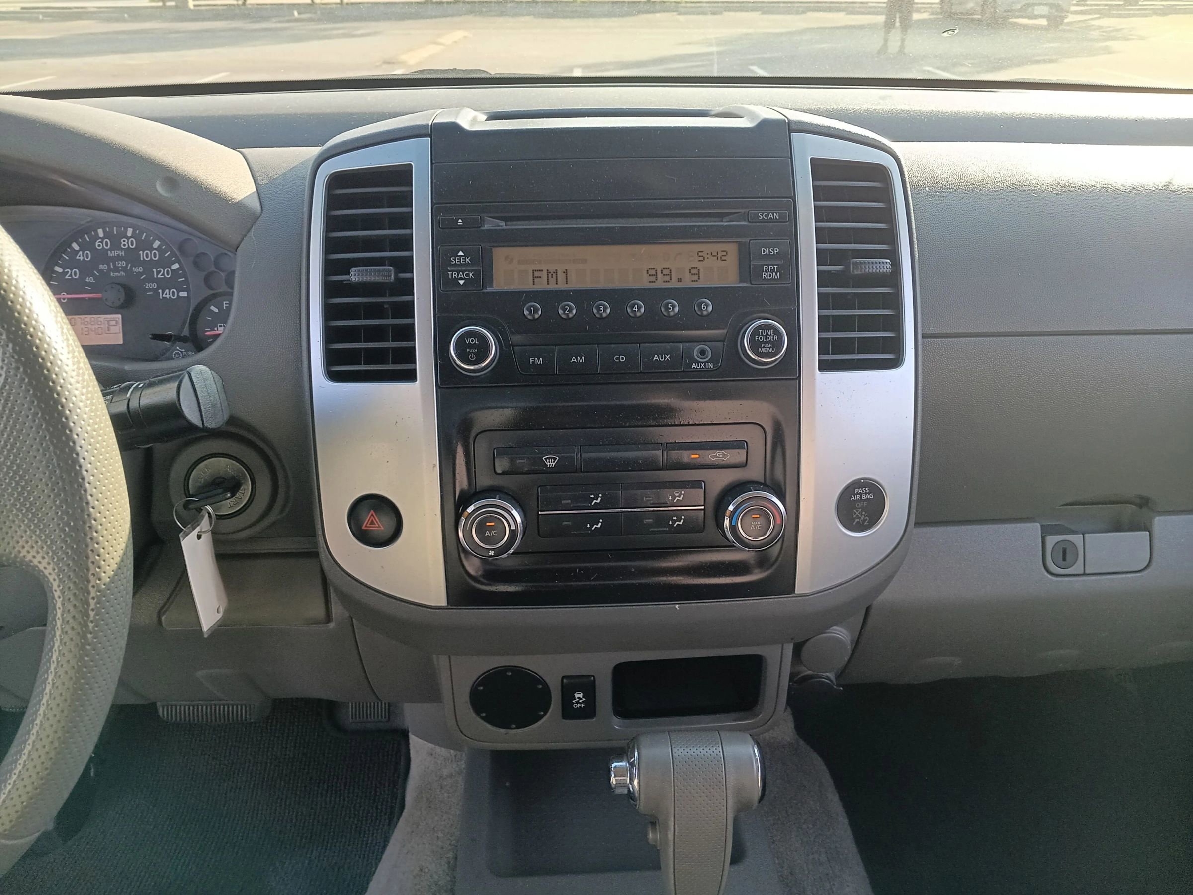 Used 2015 Nissan Frontier S image 16