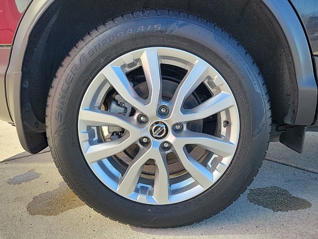 Used 2022 Nissan Rogue Sport SV w/ Technology Package image 29