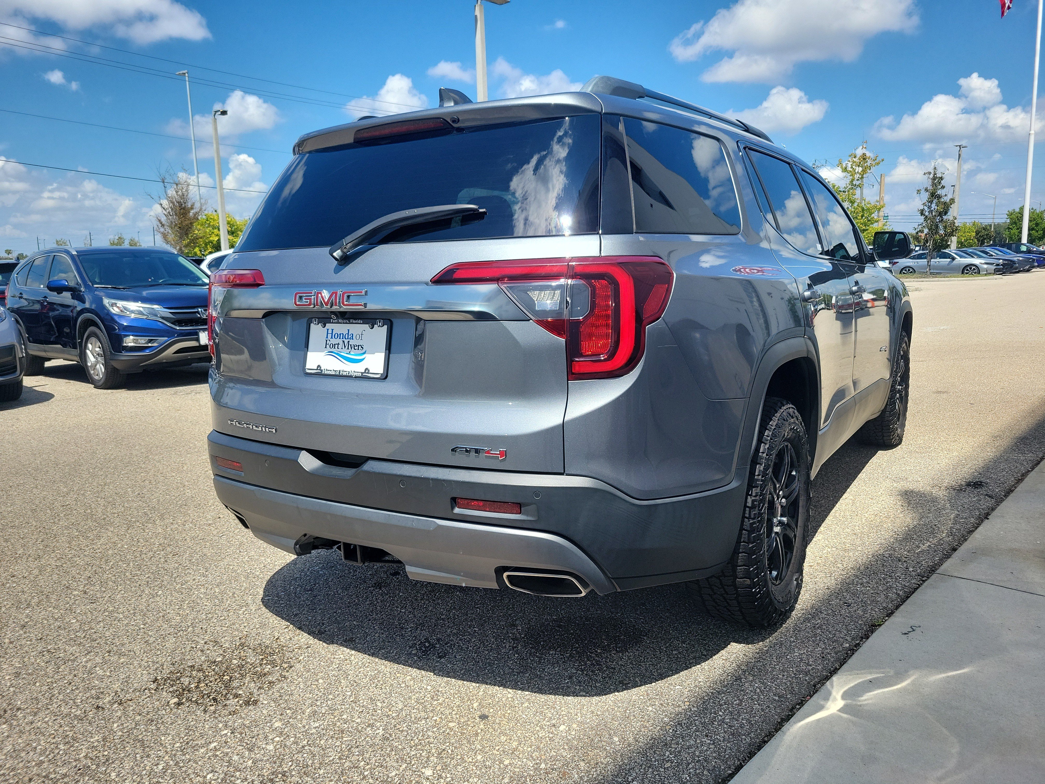 Used 2022 GMC Acadia AT4 w/ Preferred Package AWD/4WD image 6