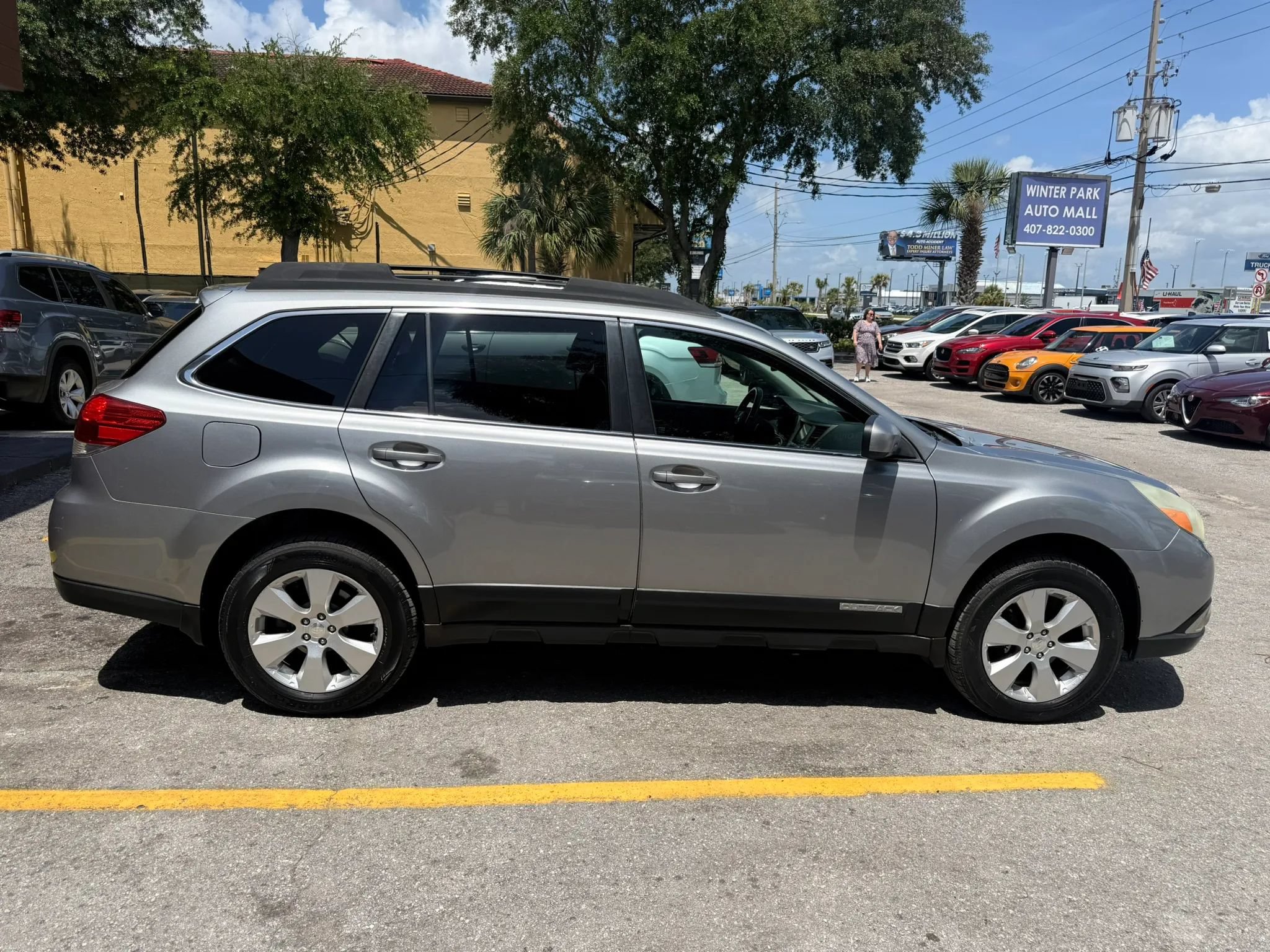 Used 2011 Subaru Outback 2.5i Limited AWD/4WD image 4