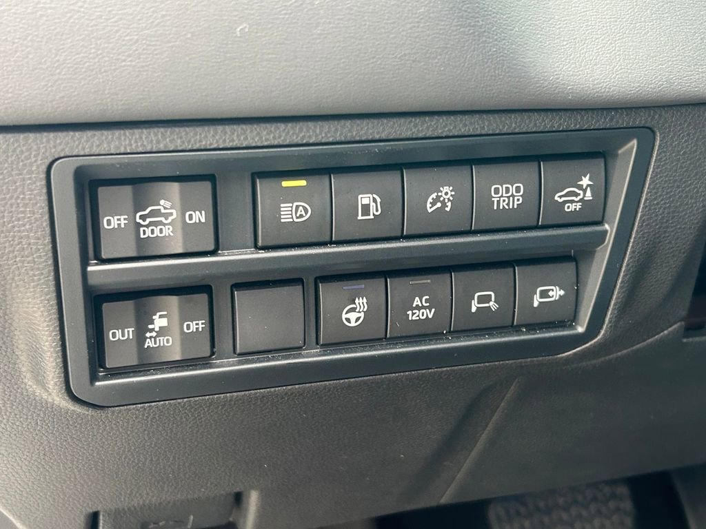 Used 2023 Toyota Tundra Platinum AWD/4WD image 30