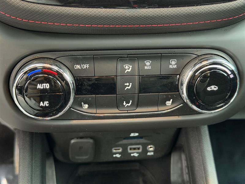 Used 2021 Chevrolet TrailBlazer RS w/ Sun and Liftgate Package image 40