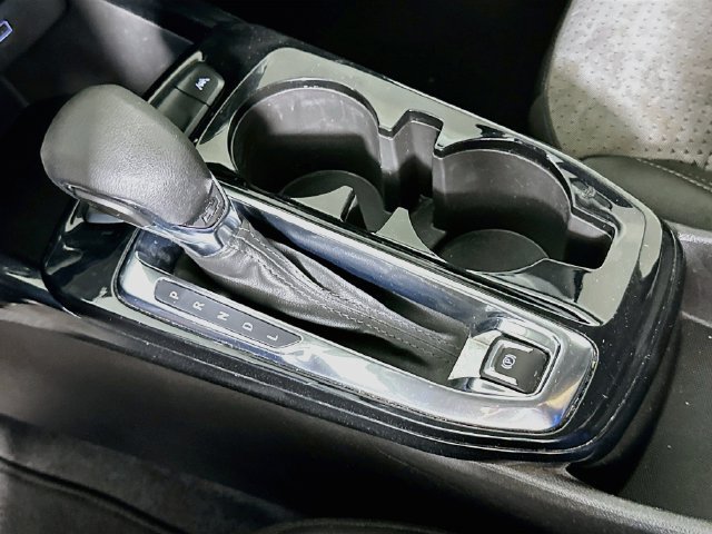 Used 2025 Chevrolet Trax LT FWD image 18