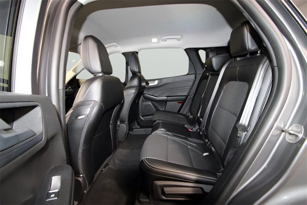 Used 2024 Ford Escape SE image 17