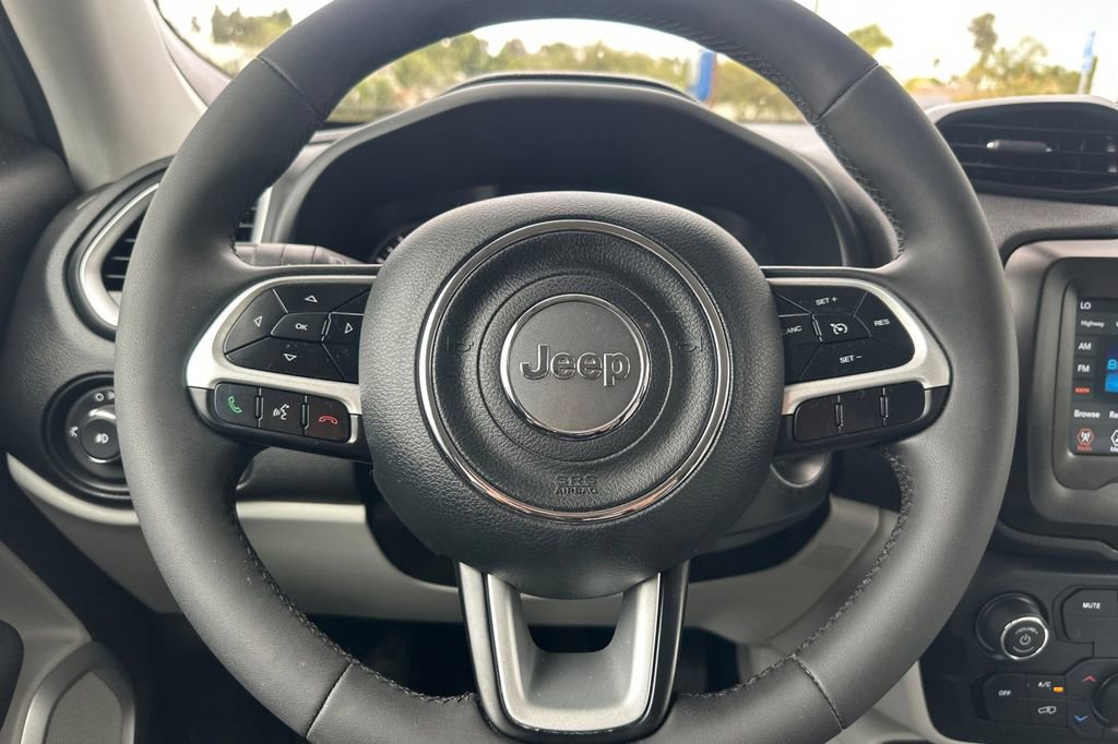 Used 2021 Jeep Renegade Latitude image 26