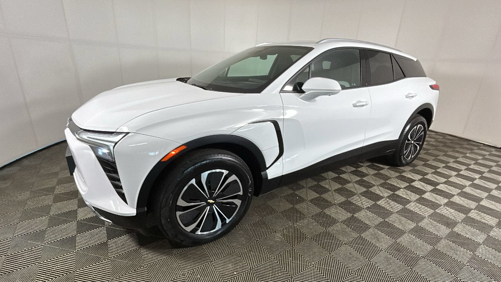 Used 2024 Chevrolet Blazer EV LT AWD/4WD image 6