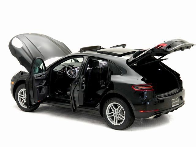 Used 2017 Porsche Macan image 31