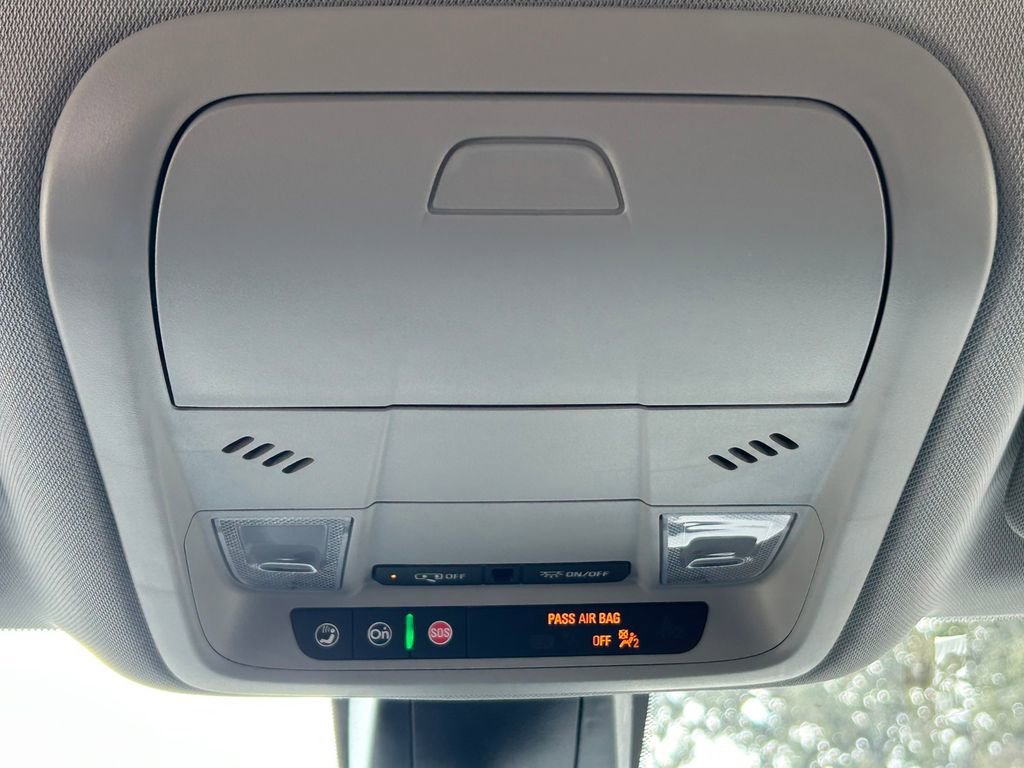 Used 2025 Chevrolet Blazer LT image 16