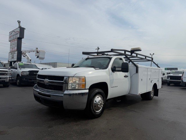 Used 2007 Chevrolet Silverado 3500 W/T w/ Provisions, Wrecker Package RWD image 2