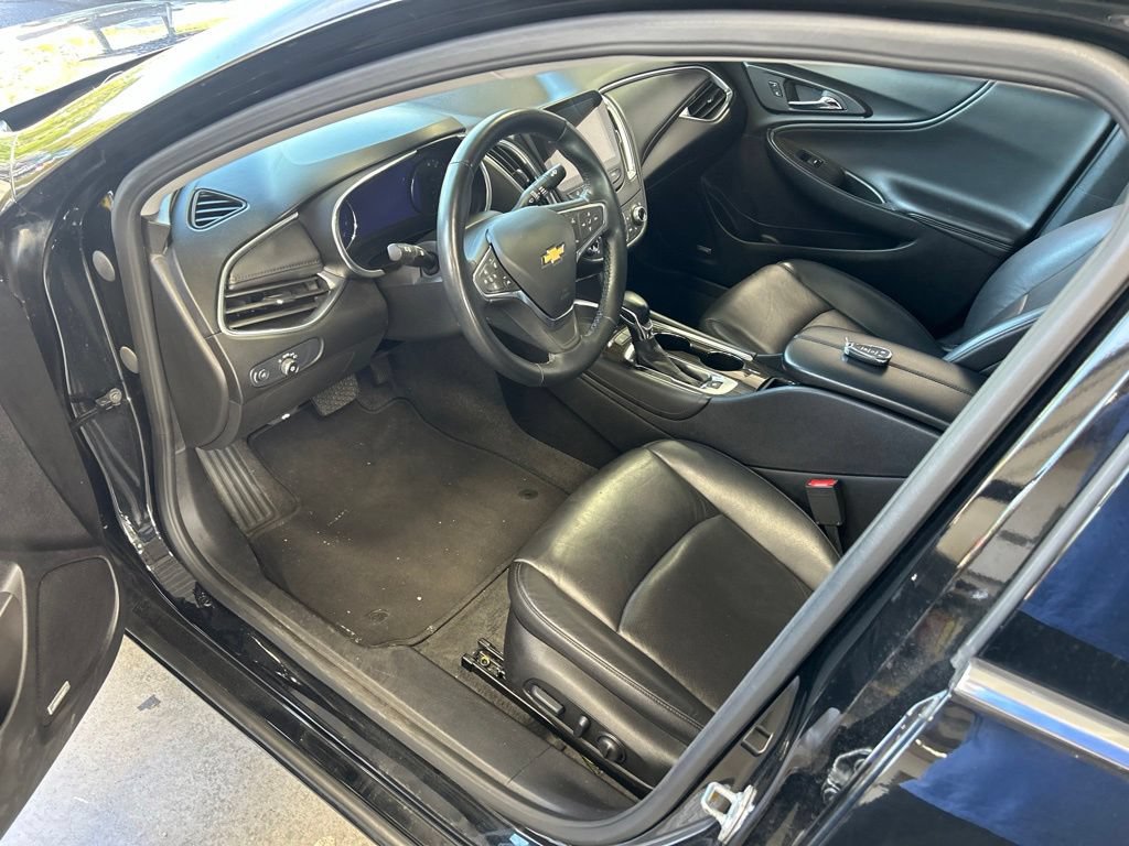 Used 2024 Chevrolet Malibu LT FWD image 3