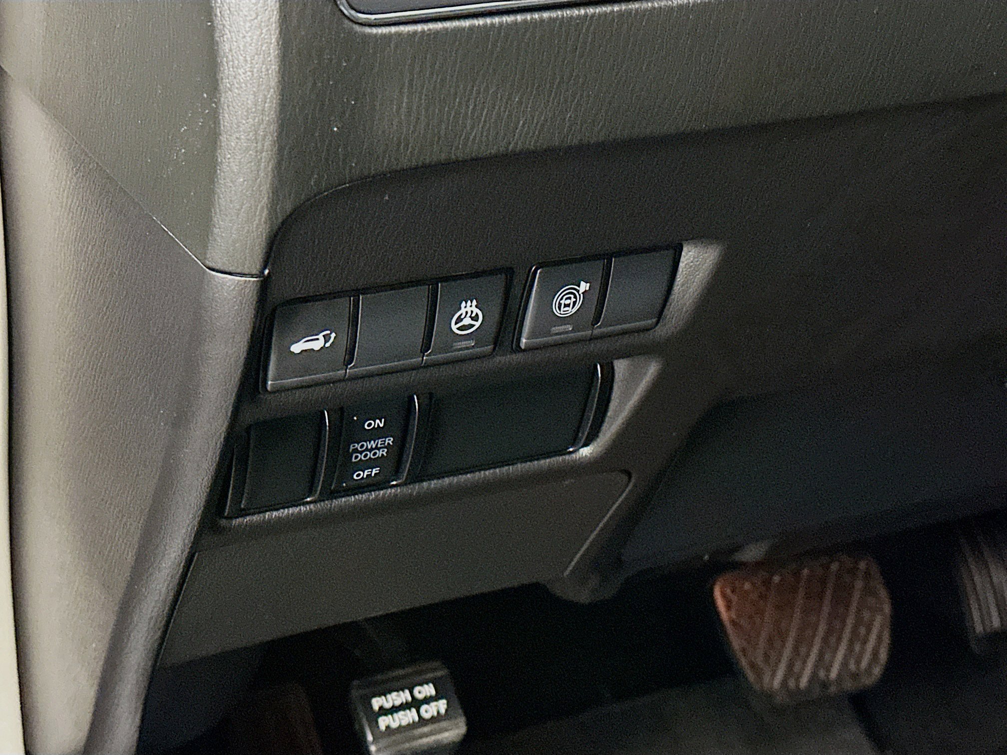 Used 2024 Nissan Armada SL image 17