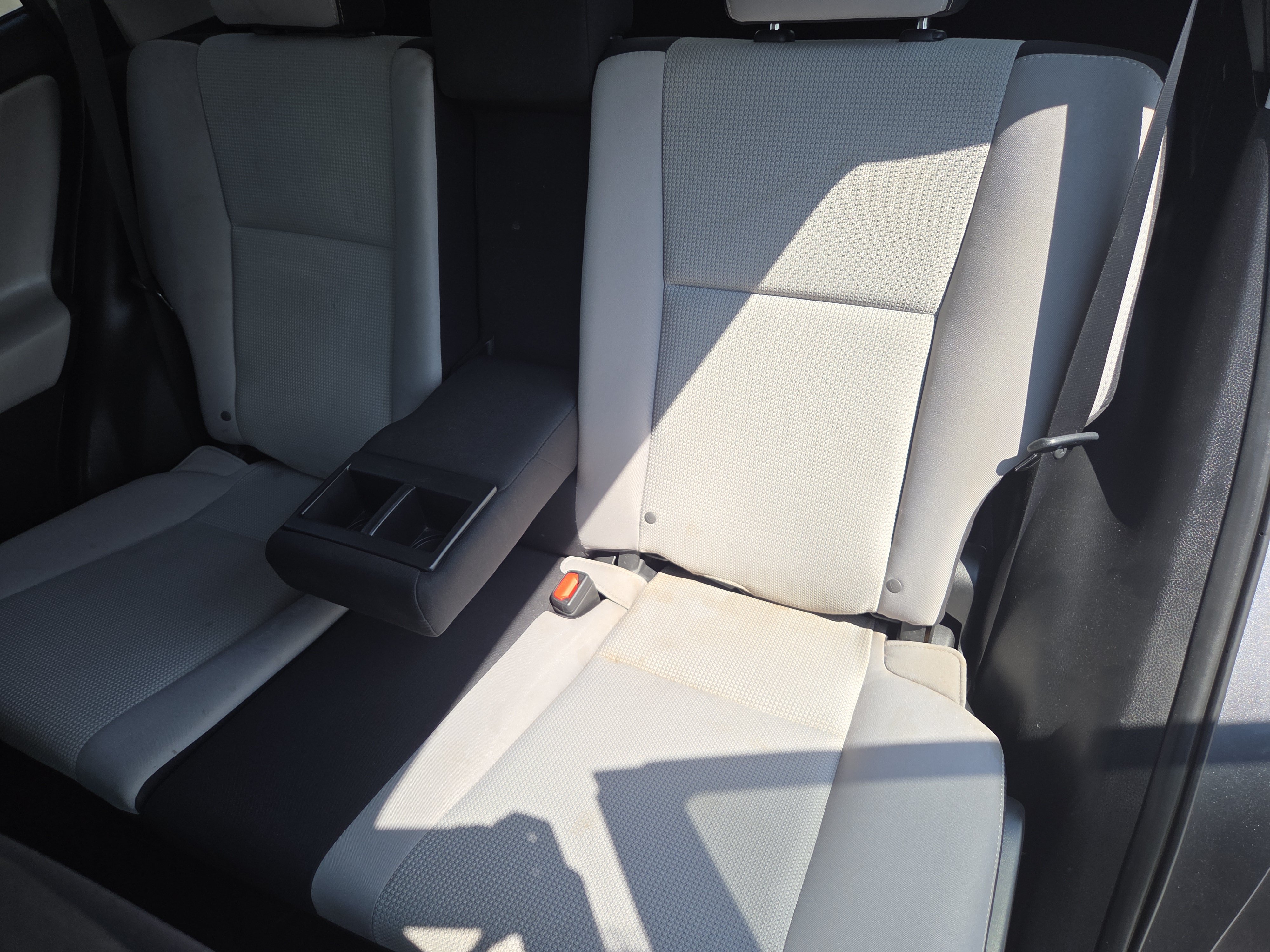 Used 2018 Toyota RAV4 XLE AWD/4WD image 10