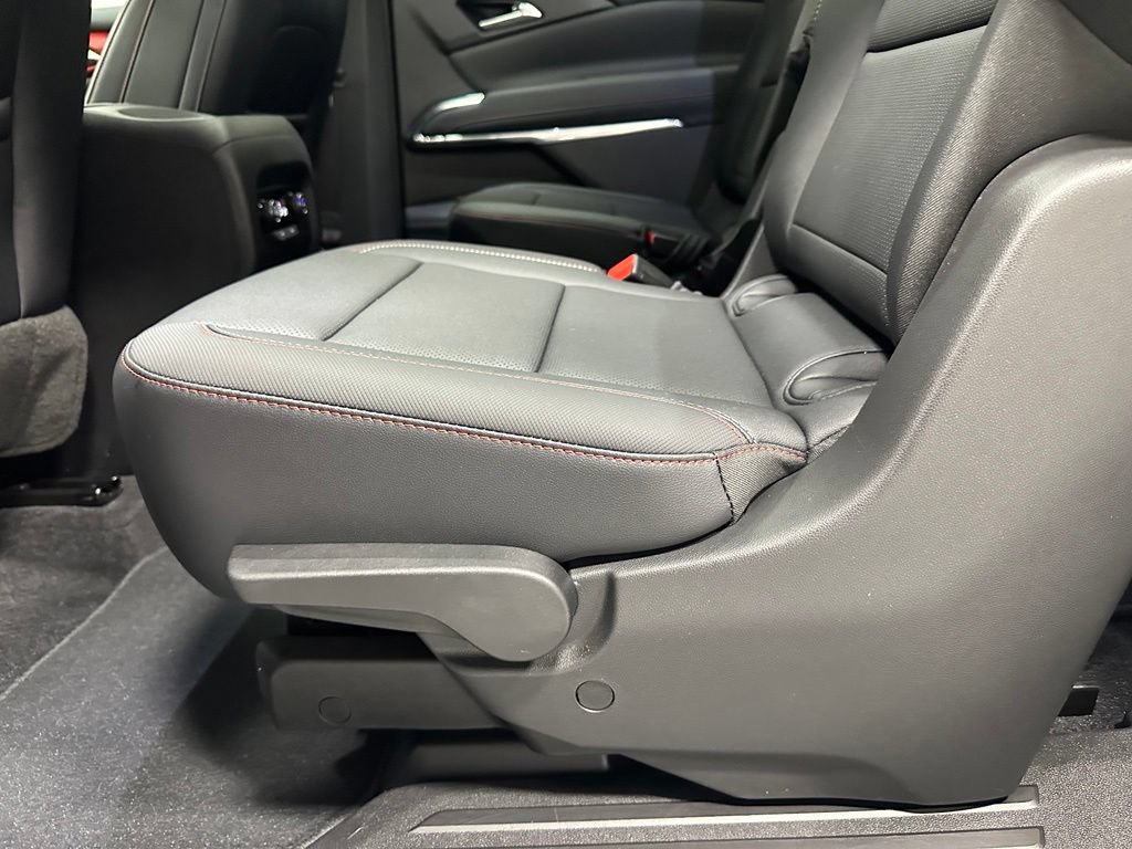 Used 2025 Chevrolet Traverse Z71 w/ Driver Confidence Package AWD/4WD image 40