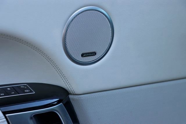 Used 2015 Land Rover Range Rover HSE image 20