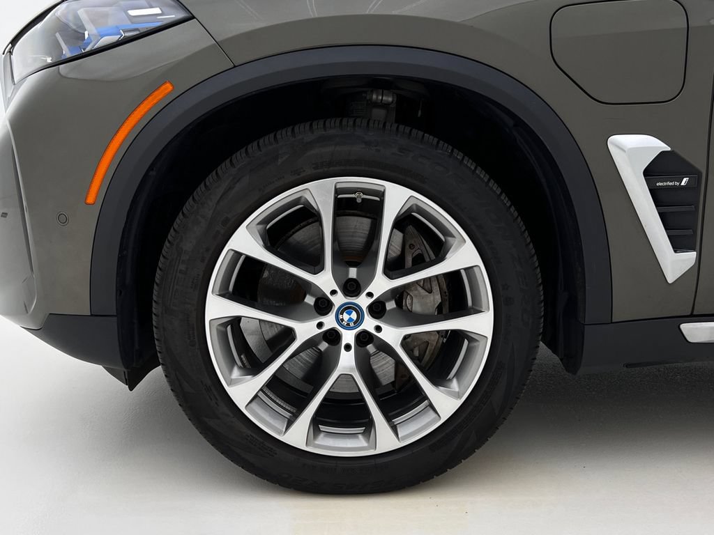Used 2024 BMW X5 xDrive50e w/ Premium Package AWD/4WD image 27