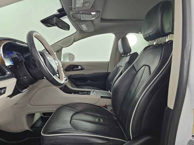 Used 2021 Chrysler Pacifica Limited image 25