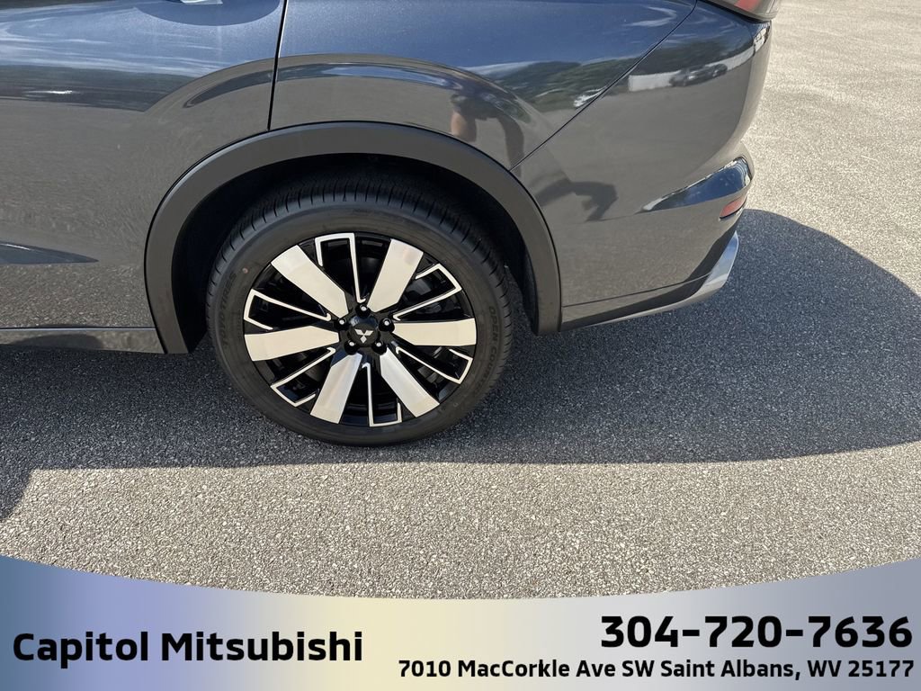 New 2025 Mitsubishi Outlander SEL image 8